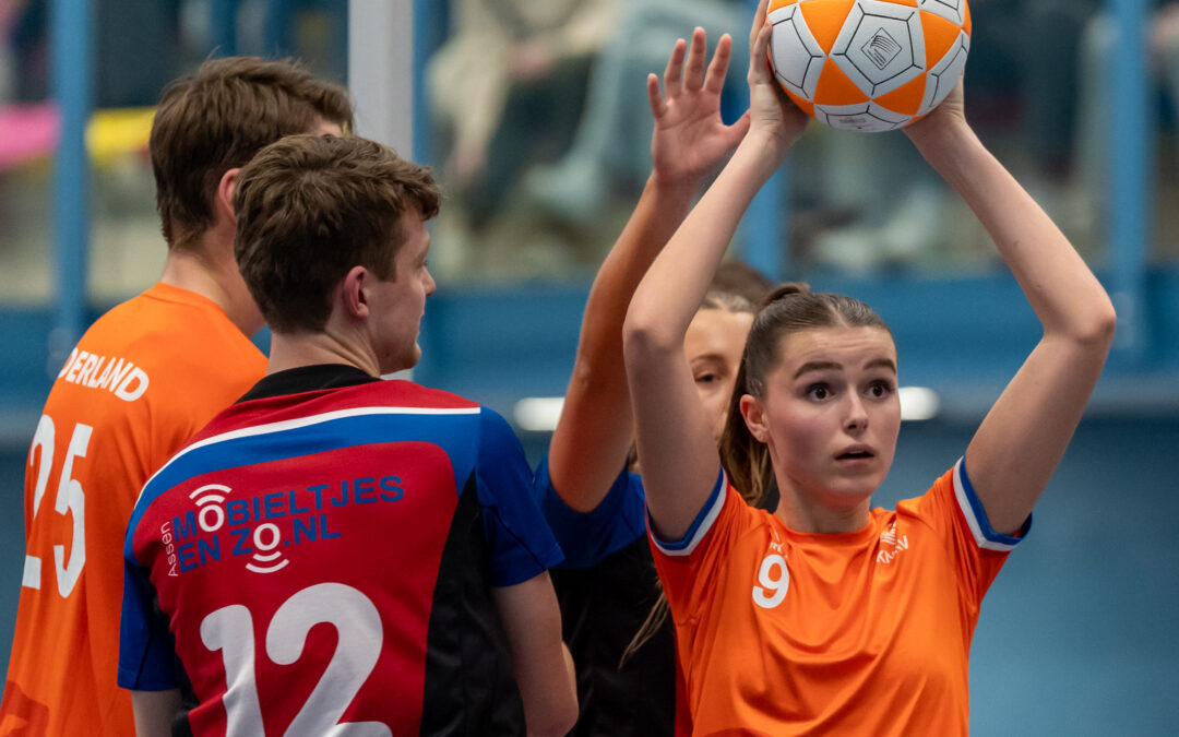 Nederland U19 en Tsjechië U19 spelen in de Deltahal